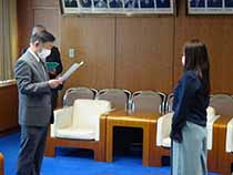 令和3年度松山市議会事務局辞令交付式⑤