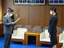 令和3年度松山市議会事務局辞令交付式⑥